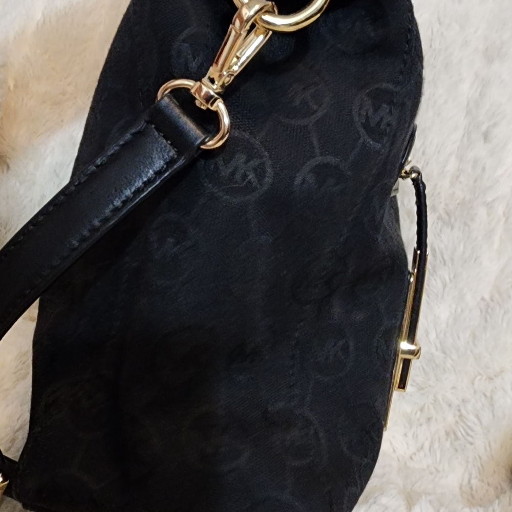 Sold - Picture 3 of 5